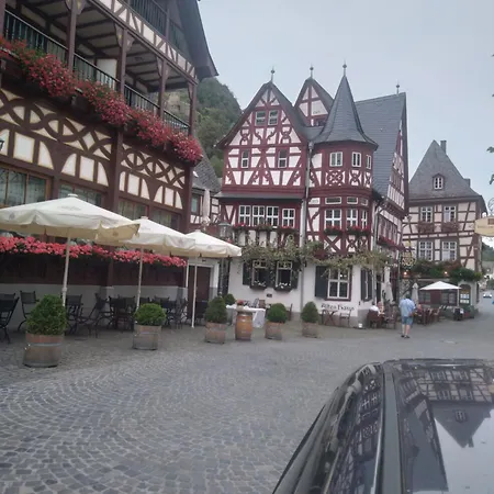 Daire 100 Stufen Ueber Dem Rhein *